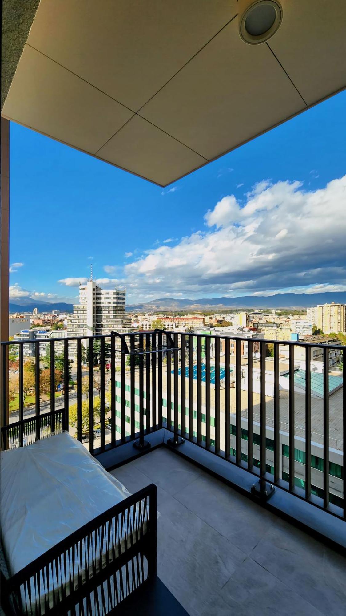 Diamond Residences 10Th Fl. Lux Apt. W/ City View Üsküp Dış mekan fotoğraf